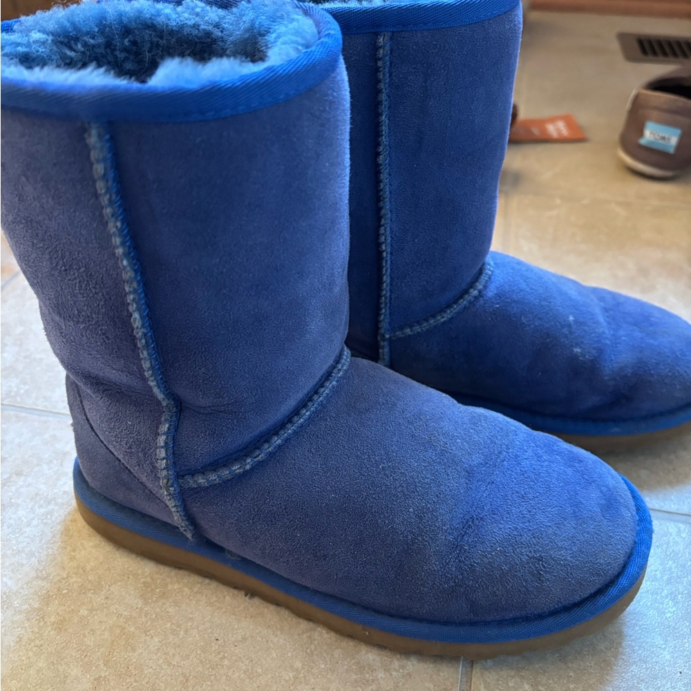 Blue Ugg’s - Picture 2 of 4